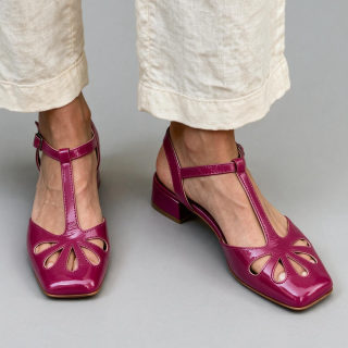Women's T-Strap Roman-Style Cutout Sandals 5