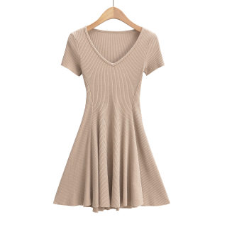 V-Neck Short Sleeve Knitted A-Line Dress 2