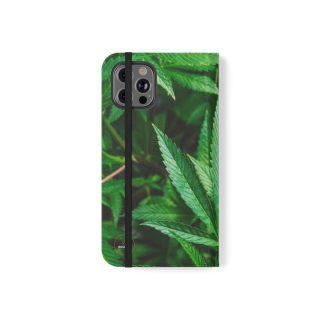Marijuana leaf flip case 136