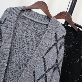 Long Over-Knee Pocket Knit Cardigan for Women | Lazy Style Diamond Pattern 4