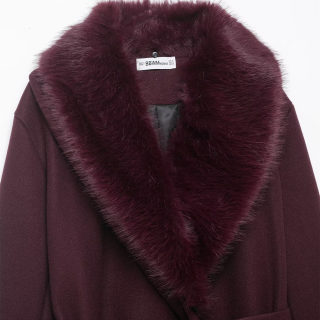 Elegant Wool Coat with Detachable Fur Collar 3