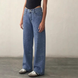 Women's Slimming Straight Jeans with Heart Pocket Design 4