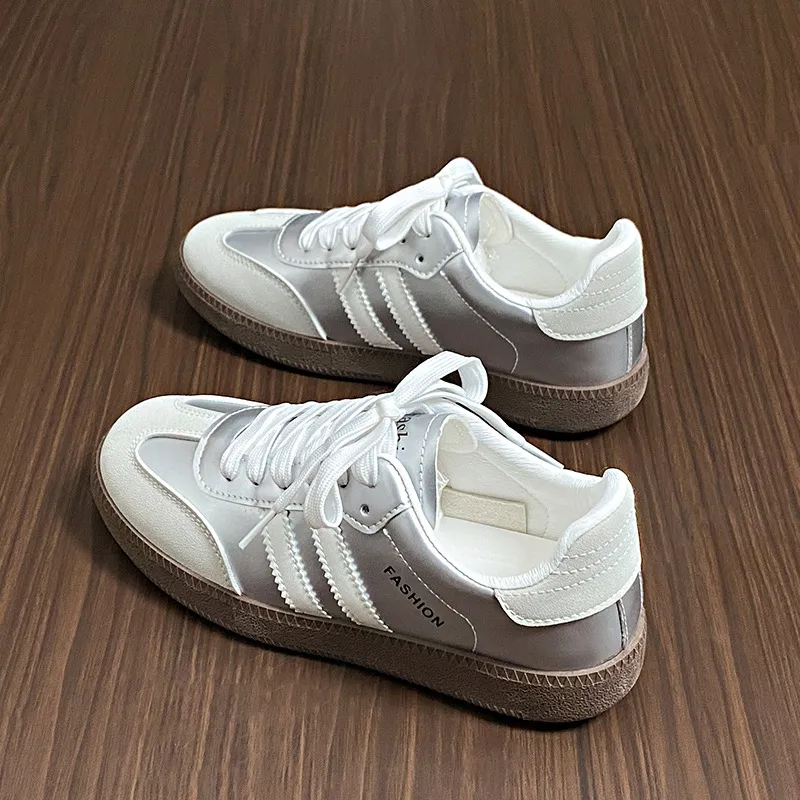 Side Striped Lace-Up Round Toe Sneakers