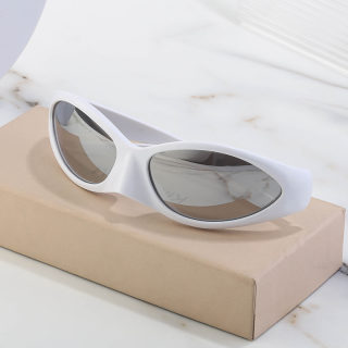 Steampunk-Style Small-Frame Sunglasses 4