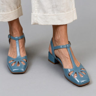 Women's T-Strap Roman-Style Cutout Sandals 6