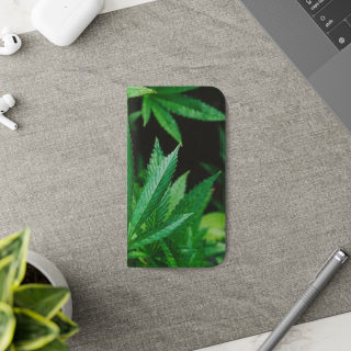 Marijuana leaf flip case 213