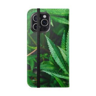 Marijuana leaf flip case 109