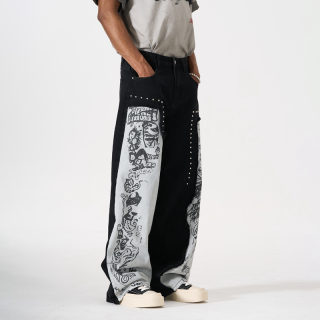 Men's Beaded Splicing Graffiti Print Jeans 3