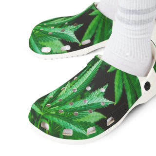 Green tropical leaf print clog shoes 14