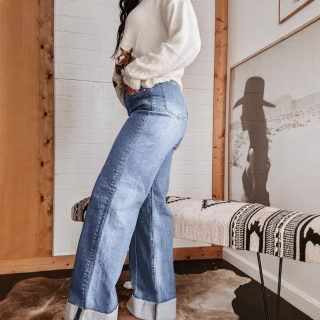 Women's High-Waist Slimming Cuffed Straight-Leg Jeans 3