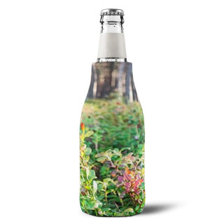 Forest floor berries zip-up bottle cooler sleeve | nature outdoors 3