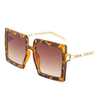 Trendy Sunglasses with Metal Chain Detail 6