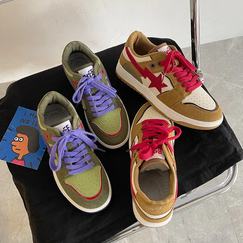 Contrast Star Lace-Up Athletic Sneakers
