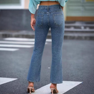 Zip-Detail Slimming Micro-Flare Jeans 3