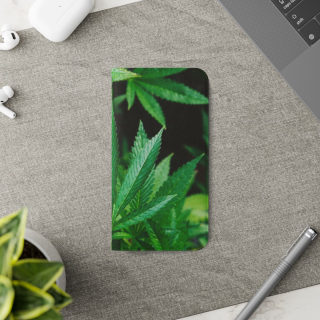 Marijuana leaf flip case 212